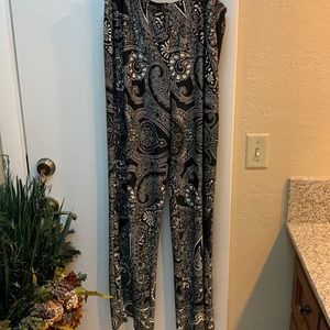 Never worn! Sunny Leigh wide leg pants with paisley print. Black & off white XL